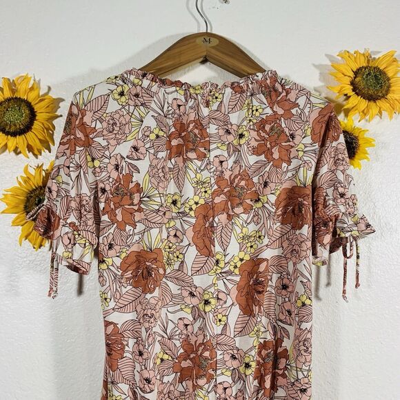 Naïf NWT Floral Retro Slit Tie Ruffle Short Sleeve Blouse Size Medium Women’s - Picture 5 of 9